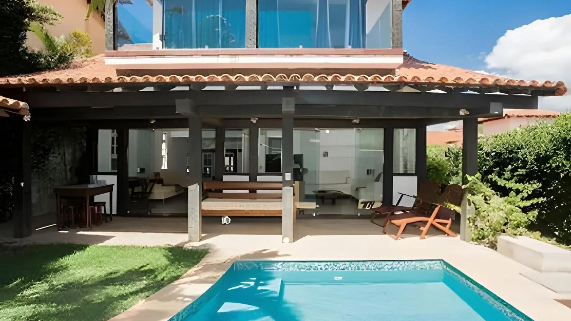 Formidavel Casa Com Piscina Em Cond. contacts